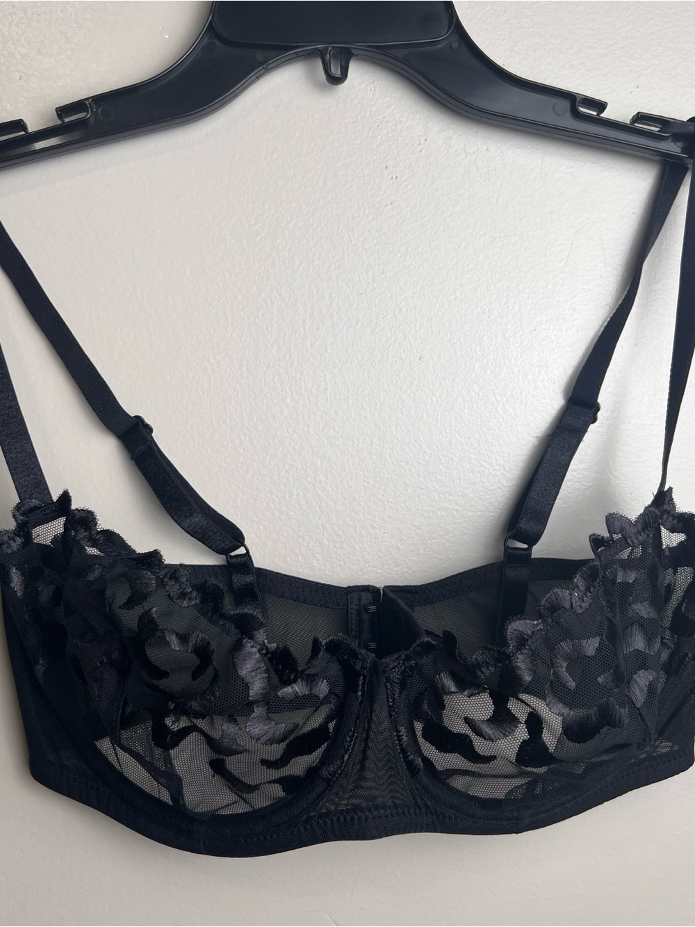 Adore Me Black Sheer Floral Lace Underwire Bra Size 32DD NWOT